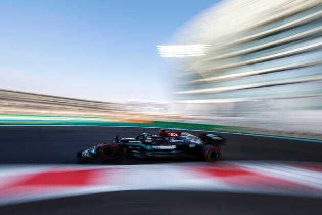 44 Lewis Hamilton (GBR, Mercedes-AMG Petronas F1 Team), F1 Grand Prix of Abu Dhabi at Yas Marina Circuit on December 11, 2021 in Abu Dhabi, United Arab Emirates. (Photo by HOCH ZWEI) Abu Dhabi United Arab Emirates