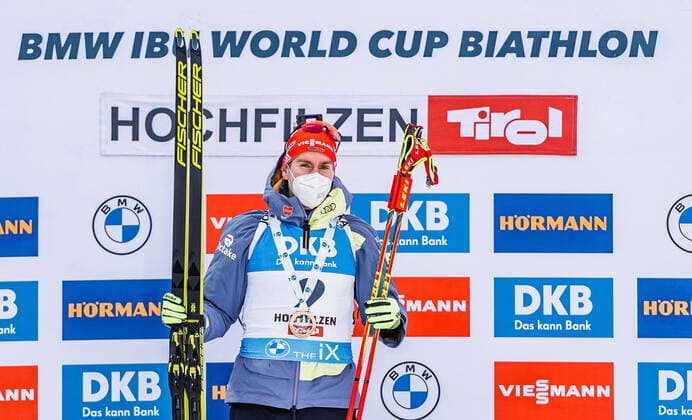 10.12.2021, Biathlonarena, Hochfilzen, AUT, IBU Weltcup Biathlon, Sprint, Herren, Siegerehrung, im Bild Johannes Kuehn (GER) Johannes Kuehn of Germany during the winner ceremony for the men Sprint Competition of BMW IBU Biathlon World Cup at the Biathlonarena in Hochfilzen, Austria on 2021 12 10.
