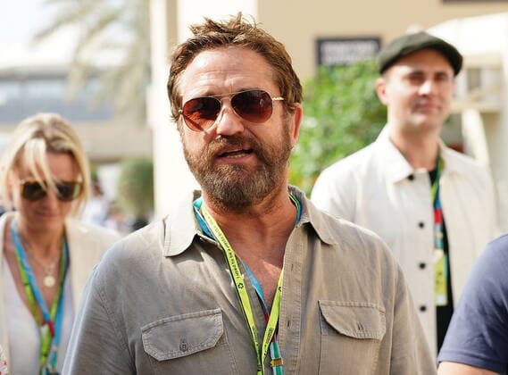FORMULA 1 ETIHAD AIRWAYS ABU DHABI GRAND PRIX 2021 11.12.2021, Yas Marina Circuit, Abu Dhabi, FORMULA 1 ETIHAD AIRWAYS ABU DHABI GRAND PRIX 2021 , im Bild Schauspieler Gerard Butler im Fahrerlager von Abu Dhabi.