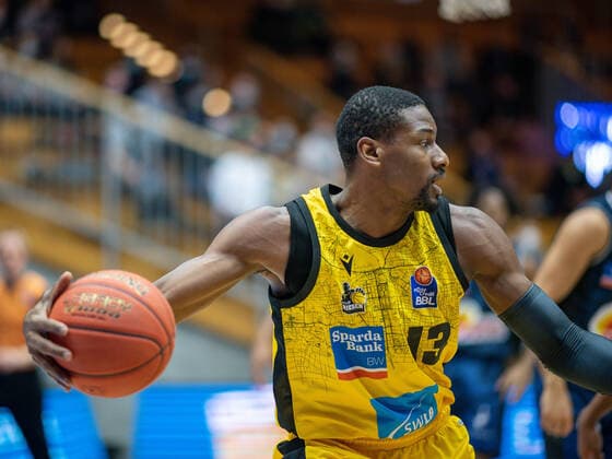 Yorman Polas Bartolo (MHP Riesen Ludwigsburg, 13), GER, Hakro Merlins Crailsheim vs. MHP Riesen Ludwigsburg, Basketball, Bundesliga, easycredit, 10. Spieltag, Spielzeit 2021 2022, 11.12.2021, GER, Hakro Merlins Crailsheim vs. MHP Riesen Ludwigsburg, Basketball, Bundesliga, easycredit, 10. Spieltag, Spielzeit 2021 2022, 11.12.2021 Ludwigsburg Copyright: xEibner-Pressefoto SaschaxWaltherx EP_EER