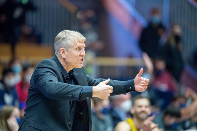 John Patrick (MHP Riesen Ludwigsburg, Head Coach), GER, Hakro Merlins Crailsheim vs. MHP Riesen Ludwigsburg, Basketball, Bundesliga, easycredit, 10. Spieltag, Spielzeit 2021 2022, 11.12.2021, GER, Hakro Merlins Crailsheim vs. MHP Riesen Ludwigsburg, Basketball, Bundesliga, easycredit, 10. Spieltag, Spielzeit 2021 2022, 11.12.2021 Ludwigsburg Copyright: xEibner-Pressefoto SaschaxWaltherx EP_EER