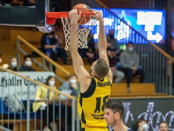 Jonas Wahlfarth-Bottermann (MHP Riesen Ludwigsburg, 18), GER, Hakro Merlins Crailsheim vs. MHP Riesen Ludwigsburg, Basketball, Bundesliga, easycredit, 10. Spieltag, Spielzeit 2021 2022, 11.12.2021, GER, Hakro Merlins Crailsheim vs. MHP Riesen Ludwigsburg, Basketball, Bundesliga, easycredit, 10. Spieltag, Spielzeit 2021 2022, 11.12.2021 Ludwigsburg Copyright: xEibner-Pressefoto SaschaxWaltherx EP_EER