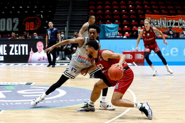 11.12.2021, easyCredit Basketball Bundesliga, BBL, Saison 2021 2022, Herren, Chemnitz Niners - Jobstairs Giessen 46ers Trent Lockett, Niners Chemnitz Chemnitz Messe Chemnitz Sachsen Germany