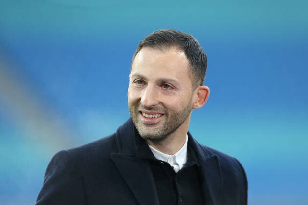 11.12.2021, xtgx, Fussball 1. Bundesliga, RB Leipzig - Borussia Moenchengladbach emspor, v.l. Domenico Tedesco (RB Leipzig, Trainer) Portrait, Portraet, Einzelbild lacht, laechelt, positiv, zufrieden (DFL DFB REGULATIONS PROHIBIT ANY USE OF PHOTOGRAPHS as IMAGE SEQUENCES and or QUASI-VIDEO) Leipzig