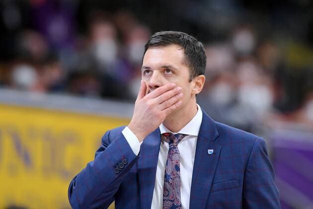 Igor Jovovic (Trainer, Headcoach Mitteldeutscher BC) enttaeuscht, frustriert, Emotion , Basketball, Bundesliga, BBL, BG Goettingen - Syntainics MBC, 11.12.2021, BG Goettingen - Mitteldeutscher BC, Basketball, Bundesliga, GER, BBL, 11.12.2021 Goettingen Copyright: xEibner-Pressefotox-xRolandxSippelx