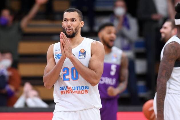 Jamel Morris (Mitteldeutscher BC) enttaeuscht, frustriert, Emotion nach der Niederlage , Basketball, Bundesliga, BBL, BG Goettingen - Syntainics MBC, 11.12.2021, BG Goettingen - Mitteldeutscher BC, Basketball, Bundesliga, GER, BBL, 11.12.2021 Goettingen Copyright: xEibner-Pressefotox-xRolandxSippelx
