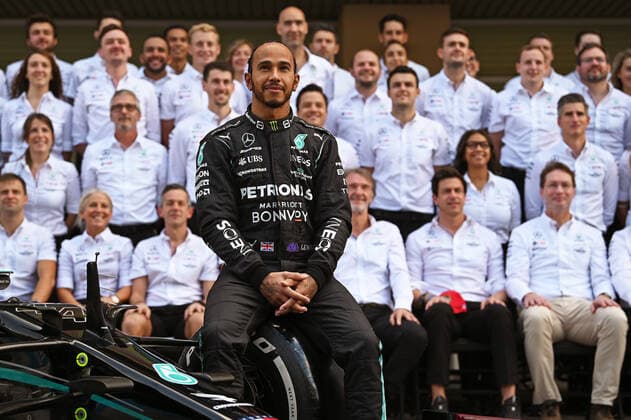 12.12.2021, xekx, Formel 1 FIA, Großer Preis von Abu Dhabi 2021 emspor, Lewis Hamilton (Mercedes-AMG Petronas, 44) (DFL DFB REGULATIONS PROHIBIT ANY USE OF PHOTOGRAPHS as IMAGE SEQUENCES and or QUASI-VIDEO) Abu Dhabi