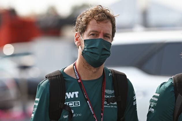 12.12.2021, xekx, Formel 1 FIA, Großer Preis von Abu Dhabi 2021 emspor, Sebastian Vettel (Aston Martin F1 Team, 5) (DFL DFB REGULATIONS PROHIBIT ANY USE OF PHOTOGRAPHS as IMAGE SEQUENCES and or QUASI-VIDEO) Abu Dhabi