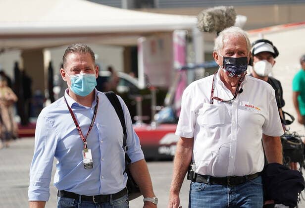FORMULA 1 ETIHAD AIRWAYS ABU DHABI GRAND PRIX 2021 12.12.2021, Yas Marina Circuit, Abu Dhabi, FORMULA 1 ETIHAD AIRWAYS ABU DHABI GRAND PRIX 2021 , im Bild Jos Verstappen, Vater von Max Verstappen (NEL), Red Bull Racing Honda, Motorsportchef Dr. Helmut Marko (Red Bull Racing Honda)