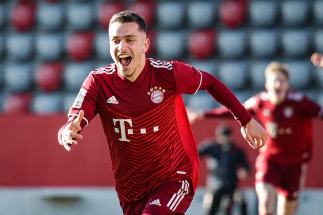 DFB Junioren Pokal FC Bayern Muenchen U19 - Hertha BSC Berlin U19 12.12.2021 arijon Ibrahimovic (FCB 19) freut sich ueber seinen Treffer zum 2-1 Copyright: xBEAUTIFULxSPORTS Goldbergx