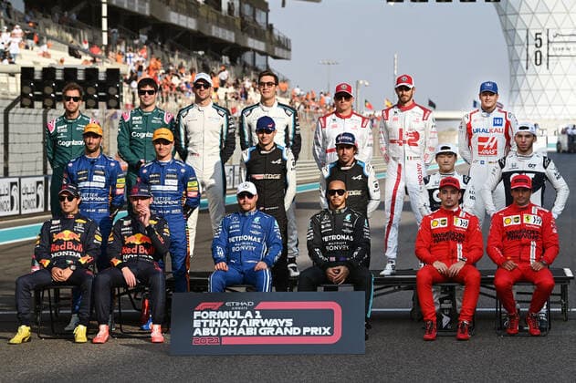 12.12.2021, xekx, Formel 1 FIA, Großer Preis von Abu Dhabi 2021 emspor, (DFL DFB REGULATIONS PROHIBIT ANY USE OF PHOTOGRAPHS as IMAGE SEQUENCES and or QUASI-VIDEO) Abu Dhabi