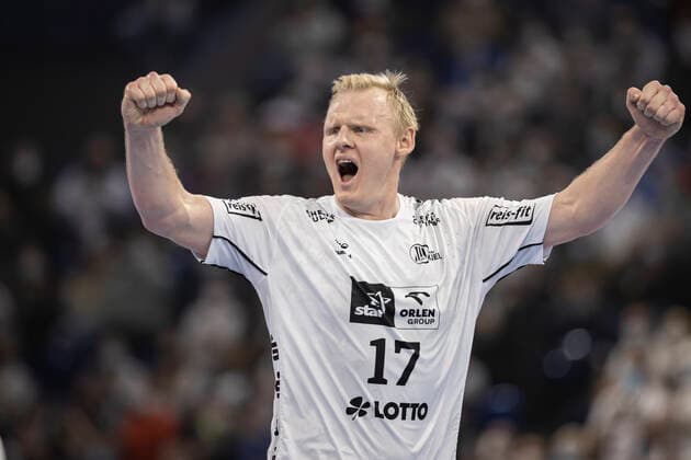 Sport Bilder des Tages THW Kiel vs Rhein-Neckar Loewen, LIQUI-MOLY Handball Bundesliga, 12.12.21; Kiel Jubel Torjubel bei Patrick Wiencek (THW Kiel, 17) Copyright: xBEAUTIFULxSPORTS MarioxM.xKobergx