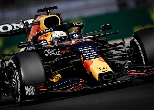 Sport Bilder des Tages ABU DHABI - Max Verstappen of Red Bull Racing during the Abu Dhabi Grand Prix at Yas Marina Circuit on December 12, 2021 in Abu Dhabi, United Arab Emirates. REMKO DE WAAL F1 Grand Prix 2021 xVIxANPxSportx xxANPxIVx