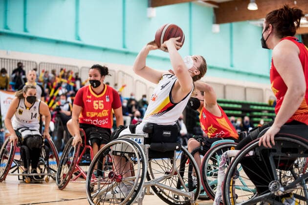 Europameisterschaft Rollstuhlbasketball 12.12.2021 MADRID, SPANIEN 12. Dezember - Rollstuhlbasketball, Spiel um Platz 3 Deutschland gegen Spanien an Tag 9 der Europameisterschaft Rollstuhlbasketball am 12.12.2021 in Polid. Municipal Francisco Fernandez Ochoa in Madrid, Spanien. Svenja Erni (Deutschland, 4) Copyright: xBEAUTIFULxSPORTS Wunderlx