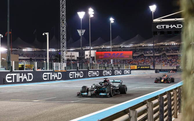 44 Lewis Hamilton (GBR, Mercedes-AMG Petronas F1 Team), F1 Grand Prix of Abu Dhabi at Yas Marina Circuit on December 12, 2021 in Abu Dhabi, United Arab Emirates. (Photo by HOCH ZWEI) Abu Dhabi United Arab Emirates