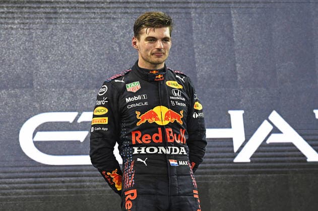 12.12.2021, xekx, Formel 1 FIA, Großer Preis von Abu Dhabi 2021 emspor, Max Verstappen (Red Bull Racing, 33) Weltmeister und Sieger des Rennens (DFL DFB REGULATIONS PROHIBIT ANY USE OF PHOTOGRAPHS as IMAGE SEQUENCES and or QUASI-VIDEO) Abu Dhabi