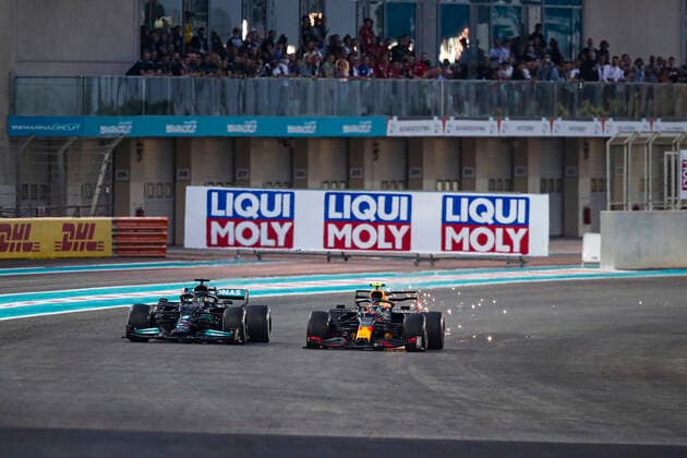 44 Lewis Hamilton (GBR, Mercedes-AMG Petronas F1 Team), 11 Sergio Perez (MEX, Red Bull Racing), F1 Grand Prix of Abu Dhabi at Yas Marina Circuit on December 12, 2021 in Abu Dhabi, United Arab Emirates. (Photo by HOCH ZWEI) Abu Dhabi United Arab Emirates