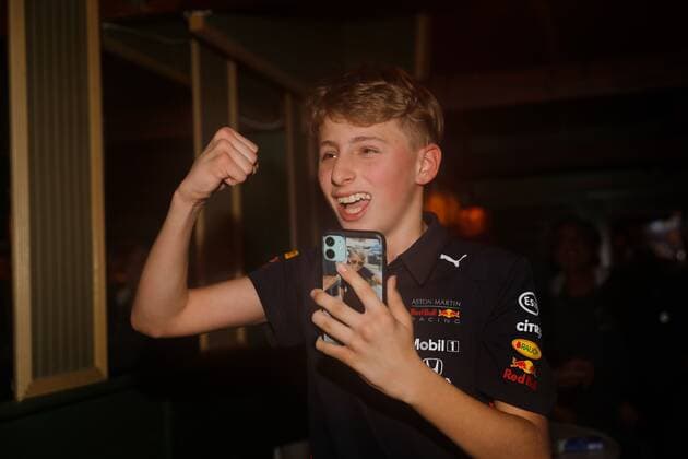 MONTFORT - Max Verstappen fans are euphoric after Verstappen won the decisive race in Abu Dhabi to become Formula 1 world champion for the first time. Jos Verstappen, father of, is originally from the Limburg village. ANP BAS CZERWINSKIA xVIxANPxSportx xxANPxIVx