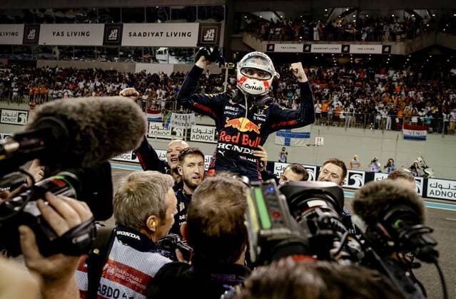 ABU DHABI - Max Verstappen of Red Bull Racing ne winning the Formula 1 World Championship, WM, Weltmeisterschaft after the Abu Dhabi Grand Prix at Yas Marina Circuit on December 12, 2021 in Abu Dhabi, United Arab Emirates. REMKO DE WAAL F1 Grand Prix 2021 xVIxANPxSportx xxANPxIVx