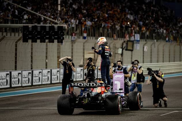 ABU DHABI - Max Verstappen of Red Bull Racing after winning the Formula 1 World Championship, WM, Weltmeisterschaft after the Abu Dhabi Grand Prix at Yas Marina Circuit on December 12, 2021 in Abu Dhabi, United Arab Emirates. REMKO DE WAAL F1 Grand Prix 2021 xVIxANPxSportx xxANPxIVx