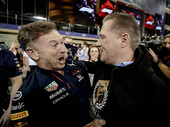 ABU DHABI - Team principal Christian Horner and Jos Verstappen of Red Bull Racing after winning the Formula 1 World Championship, WM, Weltmeisterschaft after the Abu Dhabi Grand Prix at Yas Marina Circuit on December 12, 2021 in Abu Dhabi, United Arab Emirates. REMKO DE WAAL F1 Grand Prix 2021 xVIxANPxSportx xxANPxIVx