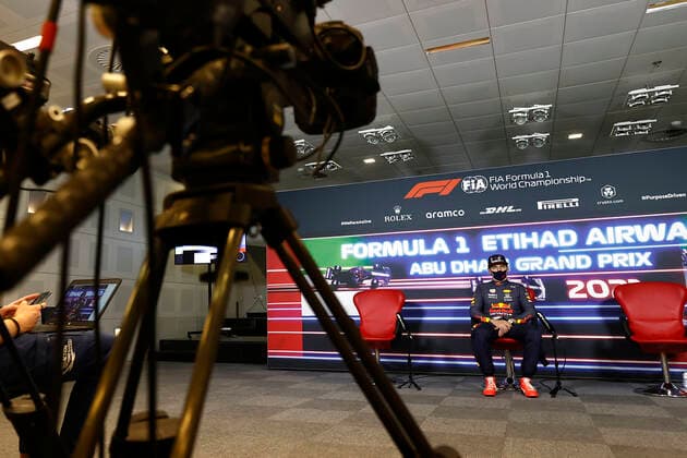 F1 Grand Prix of Abu Dhabi 33 Max Verstappen (NED, Red Bull Racing), F1 Grand Prix of Abu Dhabi at Yas Marina Circuit on December 12, 2021 in Abu Dhabi, United Arab Emirates. (Photo by Andy Hone LAT Motorsport Images FIA Pool via HOCH ZWEI) Abu Dhabi United Arab Emirates Poolfoto HOCH ZWEI Pool Motorsport Images ,EDITORIAL USE ONLY