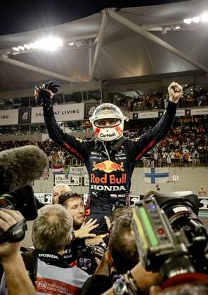 ABU DHABI - Max Verstappen of Red Bull Racing after winning the Formula 1 World Championship, WM, Weltmeisterschaft after the Abu Dhabi Grand Prix at Yas Marina Circuit on December 12, 2021 in Abu Dhabi, United Arab Emirates. REMKO DE WAAL F1 Grand Prix 2021 xVIxANPxSportx xxANPxIVx