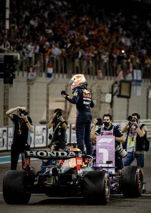 ABU DHABI - Max Verstappen of Red Bull Racing after winning the Formula 1 World Championship, WM, Weltmeisterschaft after the Abu Dhabi Grand Prix at Yas Marina Circuit on December 12, 2021 in Abu Dhabi, United Arab Emirates. REMKO DE WAAL F1 Grand Prix 2021 xVIxANPxSportx xxANPxIVx