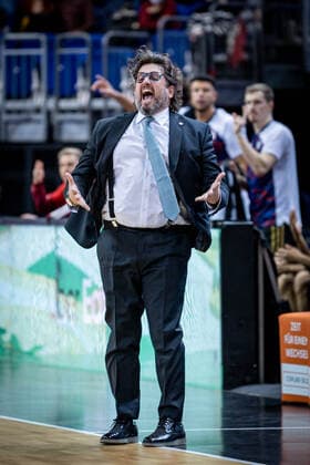 Basketball Berlin 12.12.2021 Saison 2021 2022 1. Bundesliga easyCredit BBL Alba Berlin - FC Bayern München Basketball Andrea Trinchieri (München, Trainer)