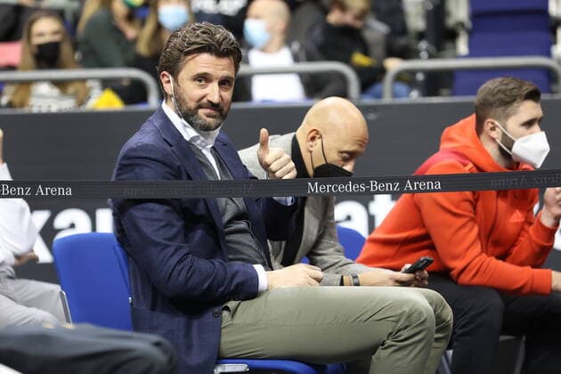 DEU, easyCredit BBL, ALBA vs. Bayern Muenchen, 12.12.2021, Mercedes-Benz-Arena, Berlin, DEU, easyCredit BBL, ALBA vs. Bayern Muenchen, im Bild Marko Pesic (FC Bayern Muenchen)