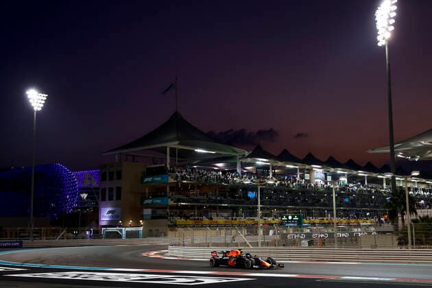 33 Max Verstappen (NED, Red Bull Racing), F1 Grand Prix of Abu Dhabi at Yas Marina Circuit on December 12, 2021 in Abu Dhabi, United Arab Emirates. (Photo by HOCH ZWEI) Abu Dhabi United Arab Emirates