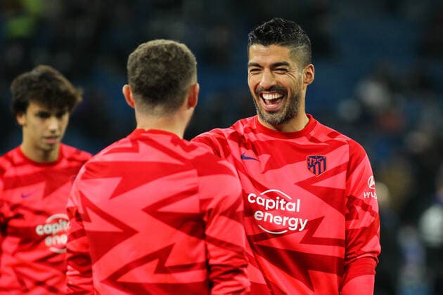 December 12, 2021, MADRID, MADRID, SPAIN: Luis Suarez of Atletico de Madrid warms up during La Liga football match played between Real Madrid and Atletico de Madrid at Santiago Bernabeu stadium on December 12, 2021, in Madrid, Spain. MADRID SPAIN - ZUMAa181 20211212_zaa_a181_279 Copyright: xIrinaxR.xHipoÂ³Litox