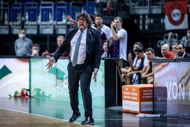 Basketball Berlin 12.12.2021 Saison 2021 2022 1. Bundesliga easyCredit BBL Alba Berlin - FC Bayern MÂ¸nchen Basketball Andrea Trinchieri (MÂ¸nchen, Trainer)