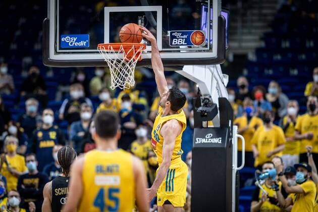 Basketball Berlin 12.12.2021 Saison 2021 2022 1. Bundesliga easyCredit BBL Alba Berlin - FC Bayern MÂ¸nchen Basketball Javel Zoosman (Alba Berlin, No.50)