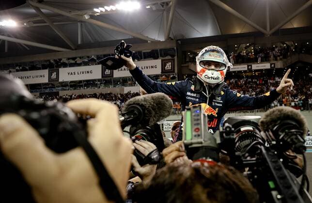 ABU DHABI - Max Verstappen of Red Bull Racing after winning the Formula 1 World Championship, WM, Weltmeisterschaft after the Abu Dhabi Grand Prix at Yas Marina Circuit on December 12, 2021 in Abu Dhabi, United Arab Emirates. REMKO DE WAAL F1 Grand Prix 2021 xVIxANPxSportx xxANPxIVx
