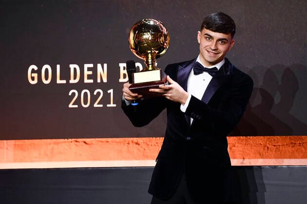 Bilder des Jahres 2021, Sport 12 Dezember Sport Themen der Woche KW50 Sport Bilder des Tages Photo LaPresse - Nicolo Campo December 13, 2021 Torino, Italy Soccer Golden Boy Awards 2010 - The Award as the best Under-21 in Europe by Tuttosport In the pic: Pedri  Copyright: xNicoloxCampo LaPressex