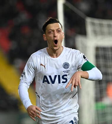 Sport Bilder des Tages Mesut Ozil of Fenerbahce during the Turkish Super League football match between Gaziantep FK and Fenerbahce at Gaziantep Kalyon Stadium in Gaziantep , Turkey on December 13 , 2021. 
