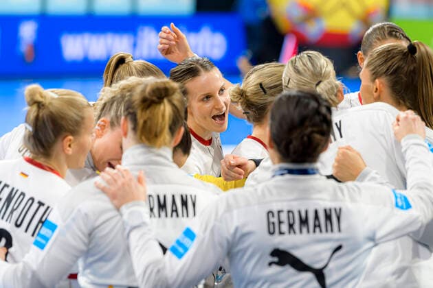 Handball, Frauen: WM, Dänemark - Deutschland, Hauptrunde, Gruppe 3, 3. Spieltag Julia Maidhof (Deutschland Bietigheim) Granollers Spanien