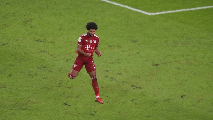 Sport Themen der Woche KW50 14.12.21 VfB Stuttgart - FC Bayern München Deutschland, Stuttgart, 14.12.2021, Fussball, Bundesliga, VfB Stuttgart - FC Bayern München: Serge Gnabry 0:2 Torschütze Bayern jubelt.. *** 14 12 21 VfB Stuttgart FC Bayern Munich Germany, Stuttgart, 14 12 2021, football, Bundesliga, VfB Stuttgart FC Bayern Munich Serge Gnabry 0 2 goal scorer Bayern cheers