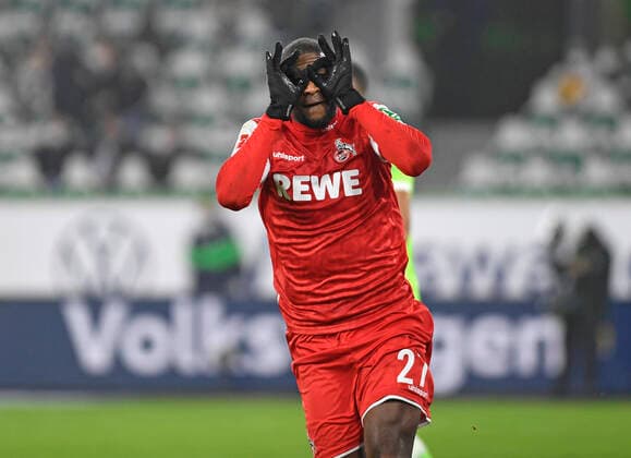 Sport Themen der Woche KW50 Sport Bilder des Tages 14.12.2021, Wolfsburg, Deutschland, Volkswagen Arena, VfL Wolfsburg vs. 1. FC Koeln - 1. Bundesliga, Anthony Modeste (1. FC Koeln) Torjubel, jubelt nach seinem Treffer zum 2:3 (Foto Ralf Treese) DFB DFL REGULATIONS PROHIBIT ANY USE OF PHOTOGRAPHS AS IMAGE SEQUENCES AND OR QUASI-VIDEO. Wolfsburg Volkswagen Arena Niedersachsen Deutschland *** 14 12 2021, Wolfsburg, Germany, Volkswagen Arena, VfL Wolfsburg vs 1 FC Koeln 1 Bundesliga, Anthony Modeste 1 FC Koeln goal celebration, cheers after his goal to 2 3 Photo Ralf Treese DFB DFL REGULATIONS PROHIBIT ANY USE OF PHOTOGRAPHS AS IMAGE SEQUENCES AND OR QUASI VIDEO Wolfsburg Volkswagen Arena Lower Saxony Germany  TREESE20211214_027 Treese-521