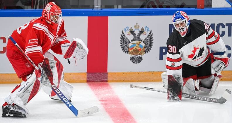 Sport Bilder des Tages Russia Ice hockey, Eishockey Euro Tour Russia - Canada 6721784 15.12.2021 Russia s goaltender Ivan Fedotov and Canada s goaltender Edward Pasquale warm up before the Channel One Cup match of the Euro Hockey Tour between Russia and Canada, in Moscow, Russia. Grigory Sysoev Sputnik Moscow Russia  Copyright: xGrigoryxSysoevx