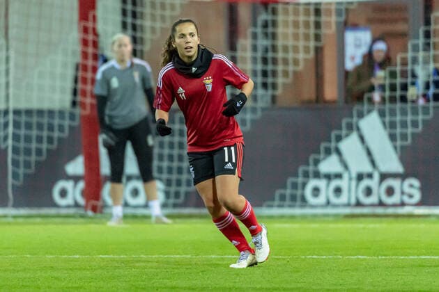 Maria Negrao (Benfica Lissabon, 11) beim Aufwaermen. FC Bayern Muenchen Frauen vs. Benfica Lissabon, Fussball Champions League Frauen, Gruppenphase, Saison 2021 2022, 15.12.2021. FC Bayern Muenchen Frauen vs. Benfica Lissabon, Fussball Champions League Frauen, Gruppenphase, Saison 2021 2022, 15.12.2021 Muenchen Copyright: xEibnerxPressefotox xHeikexFeinerx EP_HFR