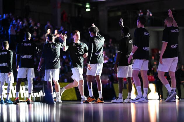 Basketball I Herren I Saison 2021-2022 I EuroCup I 7. Spieltag I Hamburg Towers - Lokomotiv Kuban Krasnodar I 15.12.2021 Hamburg Towers Hamburg-Wilhelmsburg edel-optics.de Arena Hamburg Deutschland Copyright: xLobeca Schlikisx
