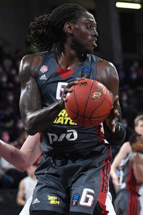 Basketball I Herren I Saison 2021-2022 I Eurocup I 7. Spieltag I Hamburg Towers - LOKOMOTIV KUBAN KRASNODAR I 15.12.2021 JOHNATHAN MOTLEY( 6, Center, LOKOMOTIV KUBAN KRASNODAR) Hamburg edel-optics.de Arena Hamburg Deutschland Copyright: xLobeca Hannigx