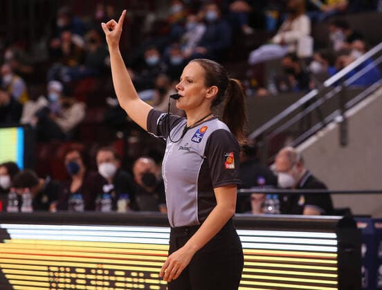 Ludwigsburg , Basketball easycredit BBL Bundesliga , MHP Riesen Ludwigsburg vs. Frankfurt Skyliners , Schiedsrichterin Anne Panther