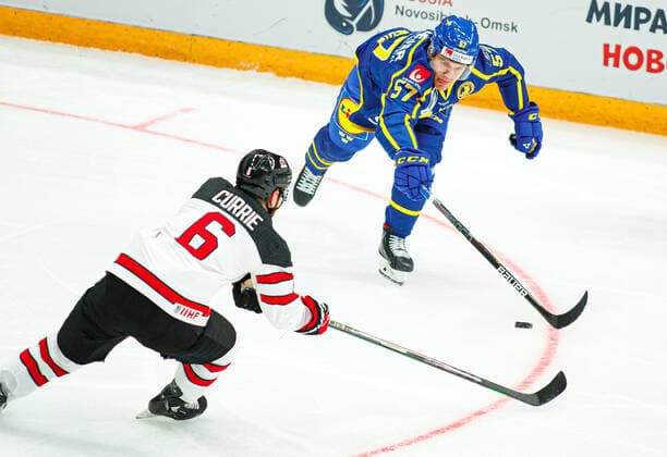 211217 Anton Wedin of Sweden during the Channel One Cup Ice hockey, Eishockey game between Canada and Sweden on December 17, 2021 in Moscow. Photo: Vasily Ponomarev BILDBYRAN cop 322 bbeng ishockey ice hockey sverige sweden Canada channel one cup Copyright: VASILYxPONOMAREV BB211217BB463
