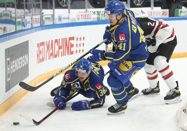 MOSCOW, RUSSIA â€“ DECEMBER 17, 2021: Swedenâ€™s Emil Larsson and Dmytro Timashov (L-R) in their national team, Nationalteam s 2021 Channel One Cup Ice hockey, Eishockey match against Canada at CSKA Arena as part of the 2021 22 Euro Hockey Tour. Valery Sharifulin TASS  TS11C32C