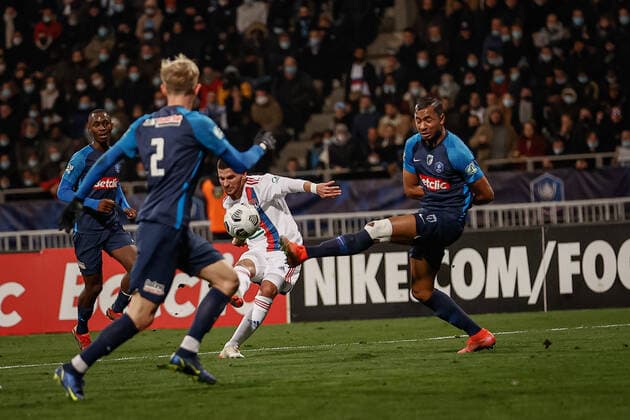 Houssem Aouar (Olympique Lyonnais) FOOTBALL : 32eme finale de la Coupe de France - Paris Football Club vs Olypique Lyonnais - 17 12 2021 AurelienMorissard Panoramic 