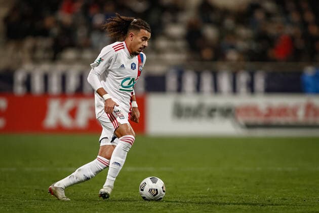 Malo Gusto (Olympique Lyonnais) FOOTBALL : 32eme finale de la Coupe de France - Paris Football Club vs Olypique Lyonnais - 17 12 2021 AurelienMorissard Panoramic 