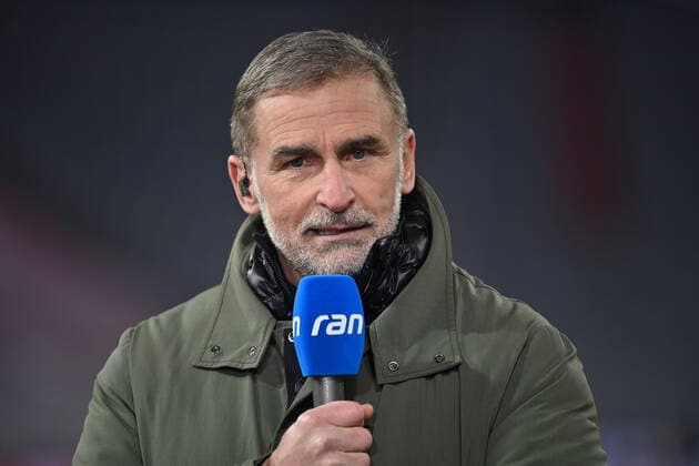Stefan KUNTZ, Einzelbild,angeschnittenes Einzelmotiv,Portraet,Portrait,Porträt. Fussball 1. Bundesliga Saison 2021 2022,17.Spieltag, Spieltag17. FC Bayern Muenchen - VFL Wolfsburg 4-0, am 17.12.2021, A L L I A N Z A R E N A Muenchen.